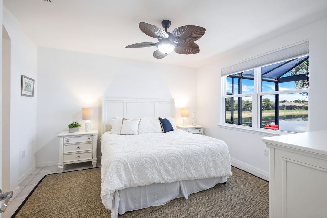 14814 Edgewater Cir, Naples, FL 34114
