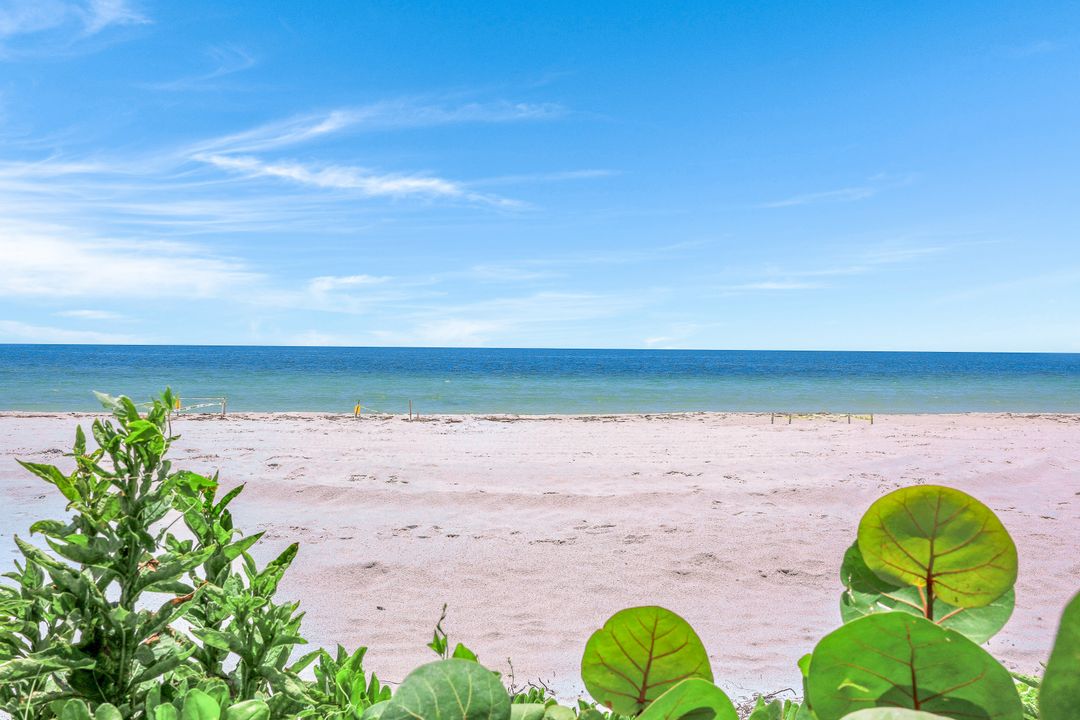 4041 Gulf Shore Blvd N #PH-6, Naples, FL 34103