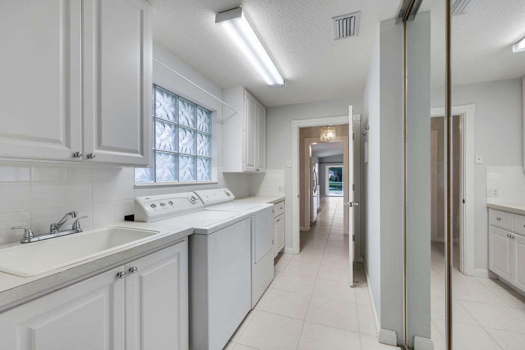 4922 Kingston Way, Naples, FL 34119