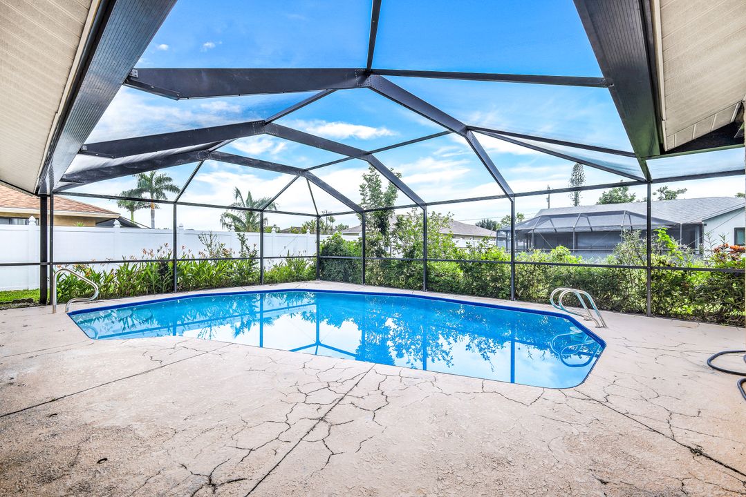 1925 SE 9th Terrace, Cape Coral, FL 33990