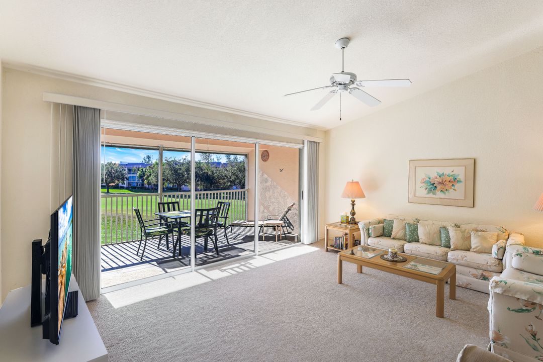 628 Woodshire Ln #G4, Naples, FL 34105