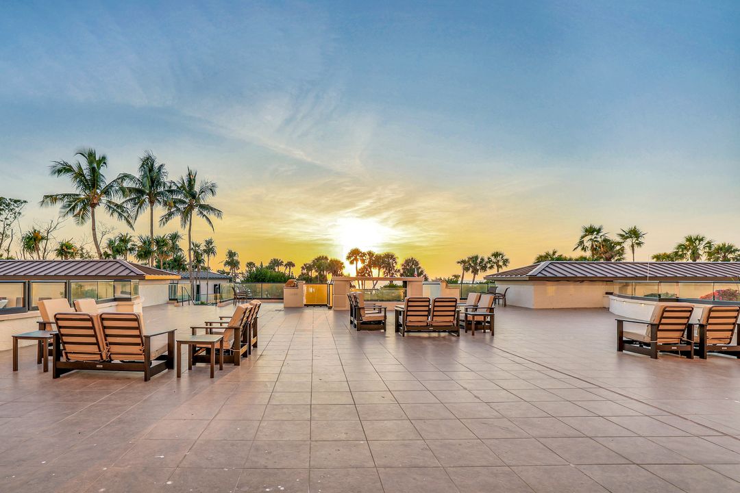 8111 Bay Colony Dr #1102, Naples, FL 34108