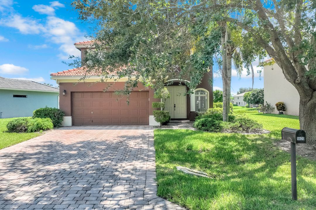 9820 Springlake Cir, Estero, FL 33928