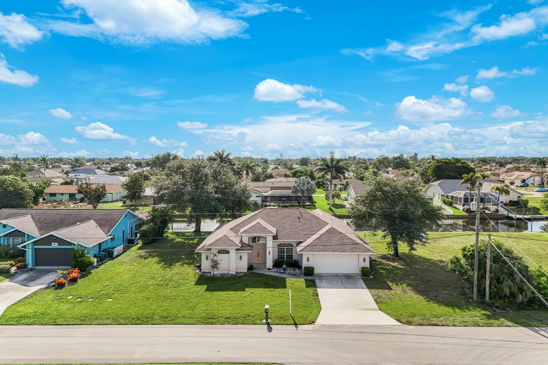 615 SE 19th Ct, Cape Coral, FL 33990