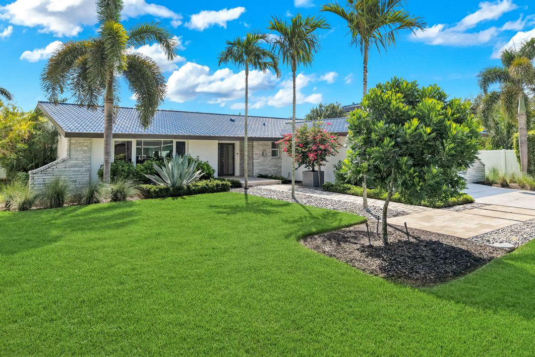 5327 Nautilus Dr, Cape Coral, FL 33904