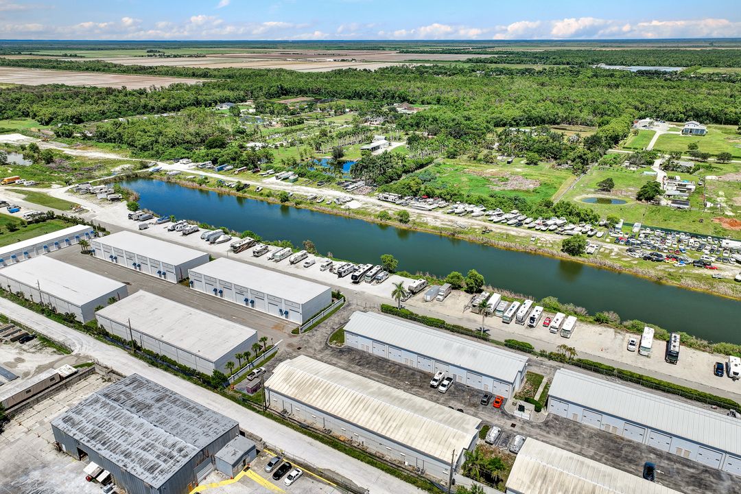 195 Basik Dr #403, Naples, FL 34114