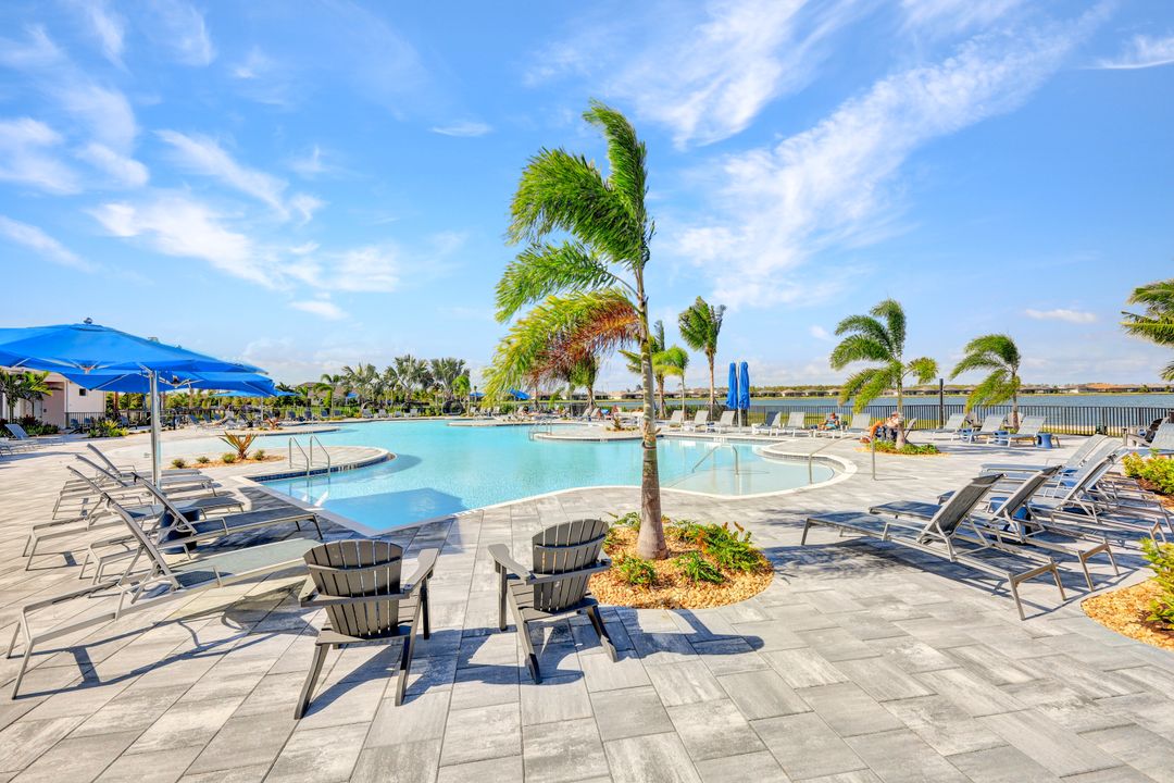 19184 Aqua Shore Dr, Fort Myers, FL 33913