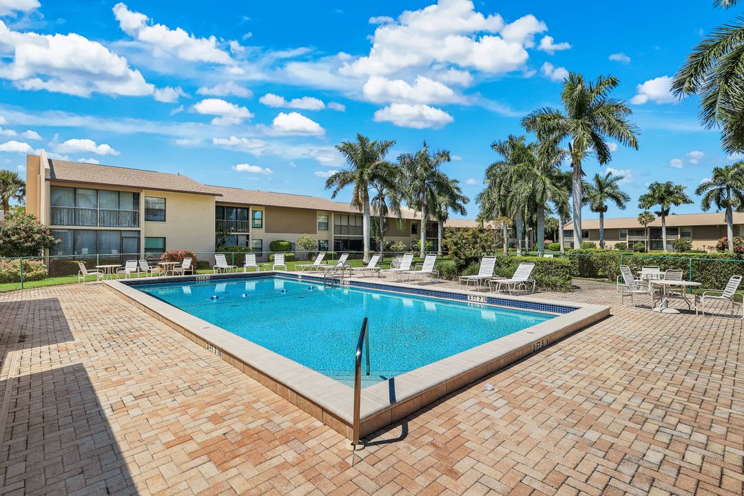 960 Palm View Dr #209, Naples, FL 34110