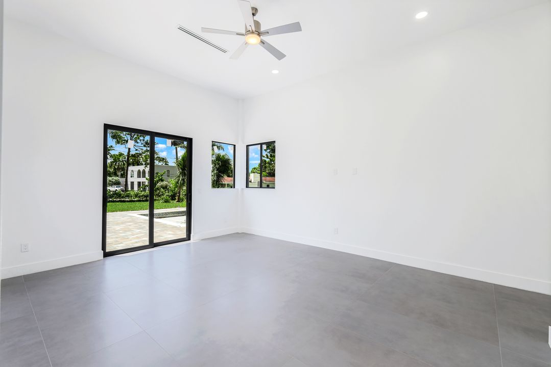 1332 Longwood Dr, Fort Myers, FL 33919