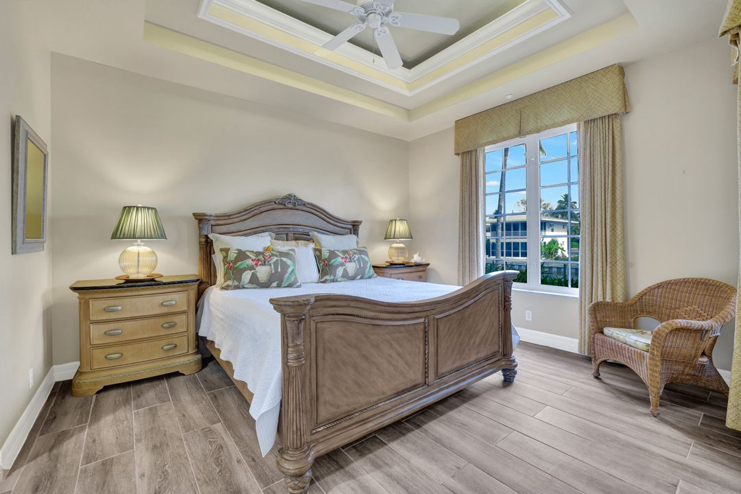 1485 Chesapeake Ave, Naples, FL 34102