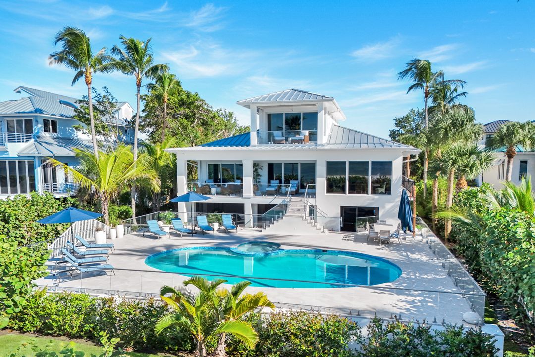 310 Seabreeze Dr, Marco Island, FL 34145