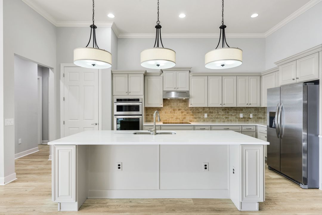 9180 Ores Cir, Naples, FL 34120