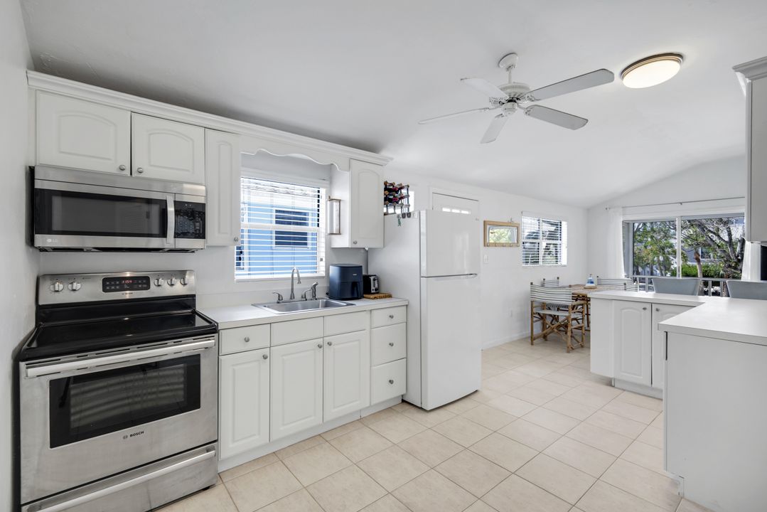 746 Cardium St, Sanibel, FL 33957