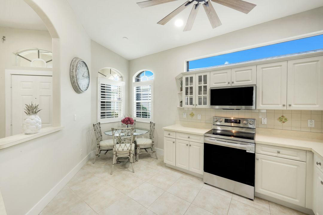 8612 Ibis Cove Cir, Naples, FL 34119