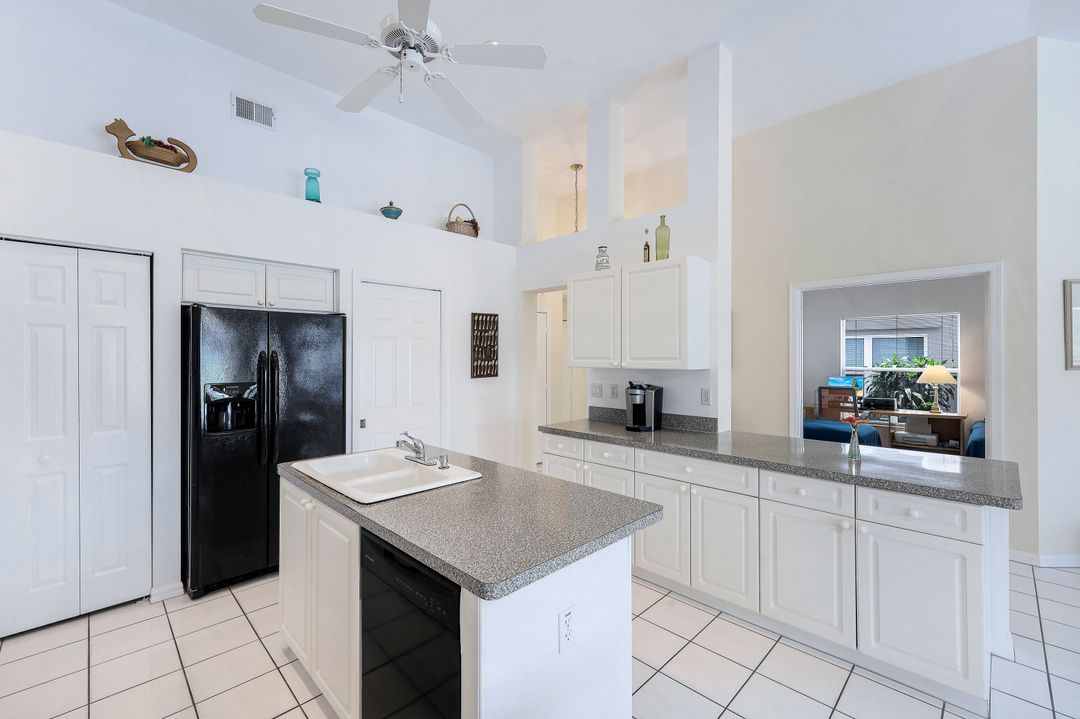 6600 Bishopgate Ln, Naples, FL 34104