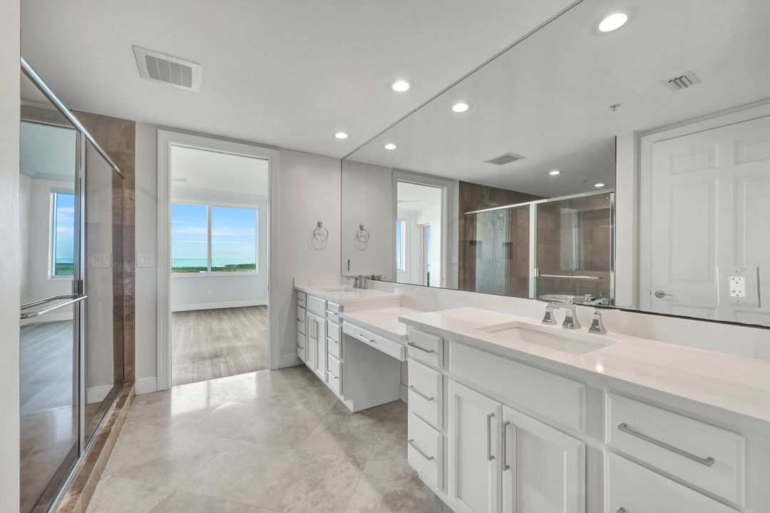 275 Indies Way #1703, Naples, FL 34110