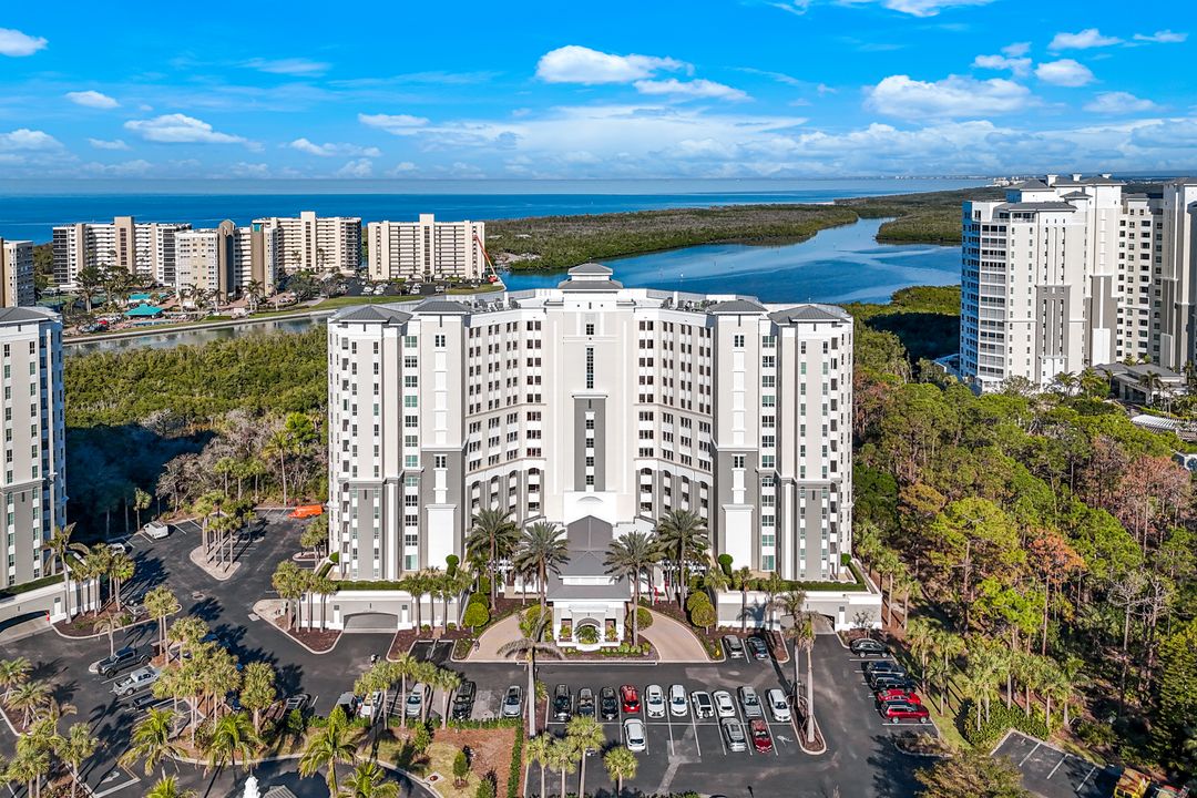 325 Dunes Blvd #204, Naples, FL 34110