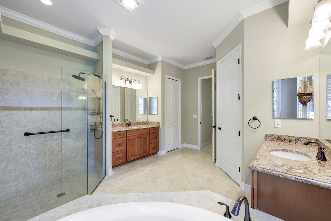 10026 Lions Bay Ct, Naples, FL 34120