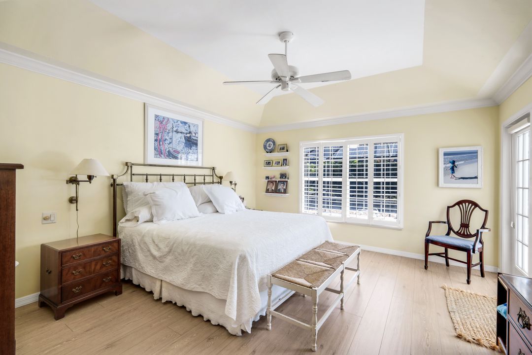 712 Pine Creek Ln, Naples, FL 34108