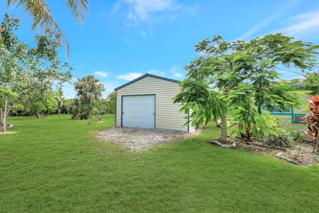 10464 Betsy Pkwy, Saint James City, FL 33956