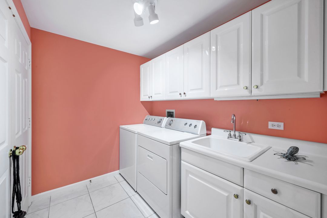 9790 Gulf Shore Dr #505, Naples, FL 34108