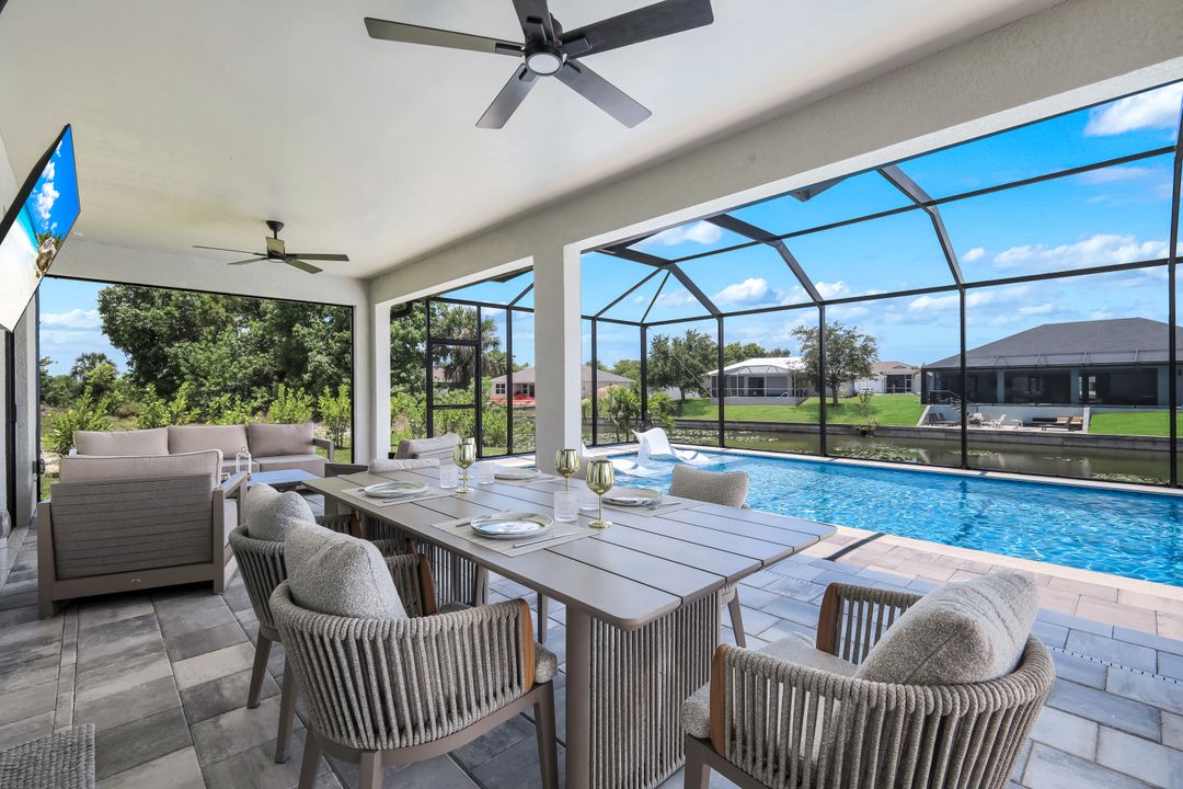 522 NE 5th Pl, Cape Coral, FL 33909