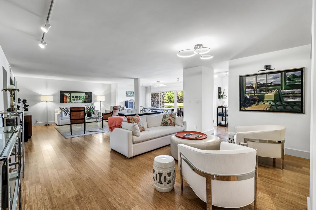 105 Wilderness Dr #107, Naples, FL 34105