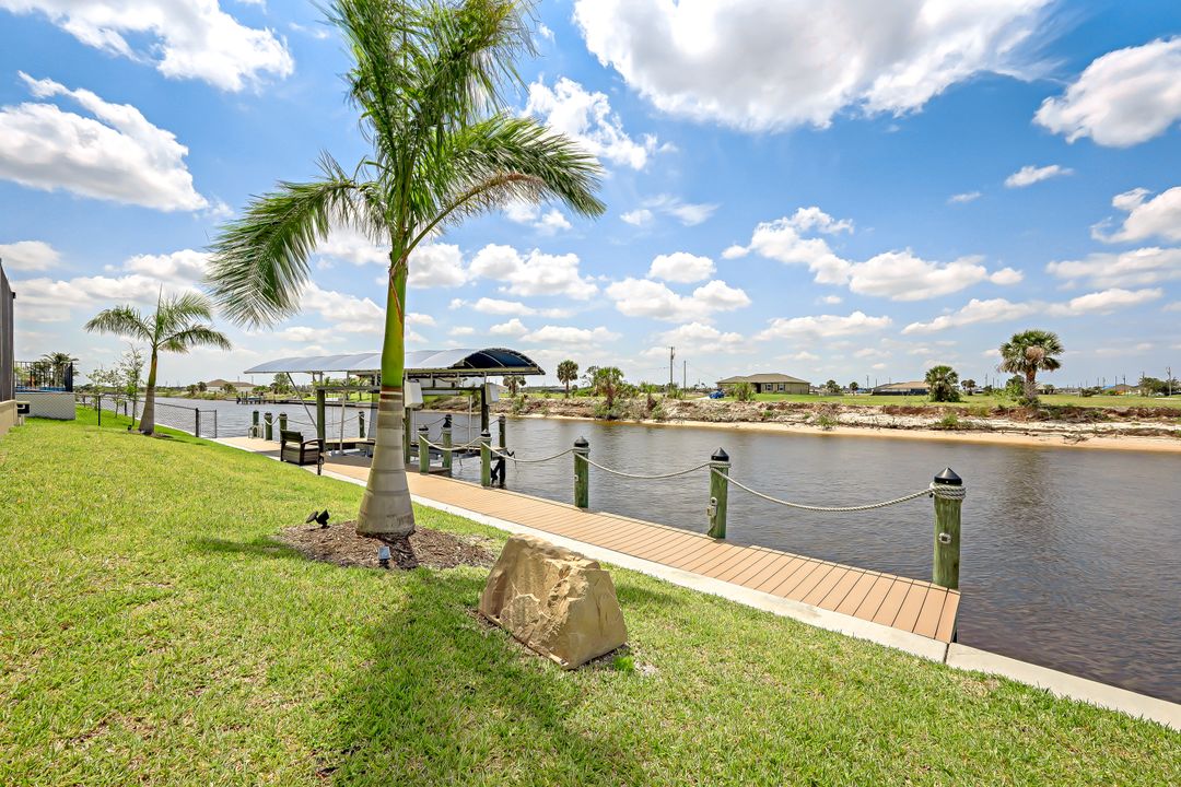 4208 NW 39th Ln, Cape Coral, FL 33993