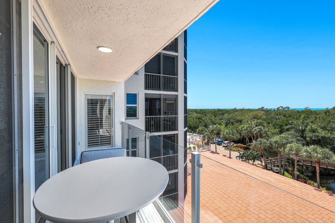 6101 Pelican Bay Blvd  #305, Naples, FL 34108
