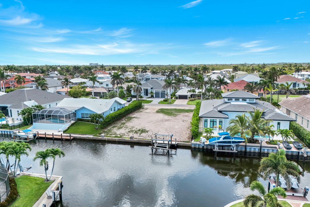 2156 Tarpon Rd, Naples, FL 34102