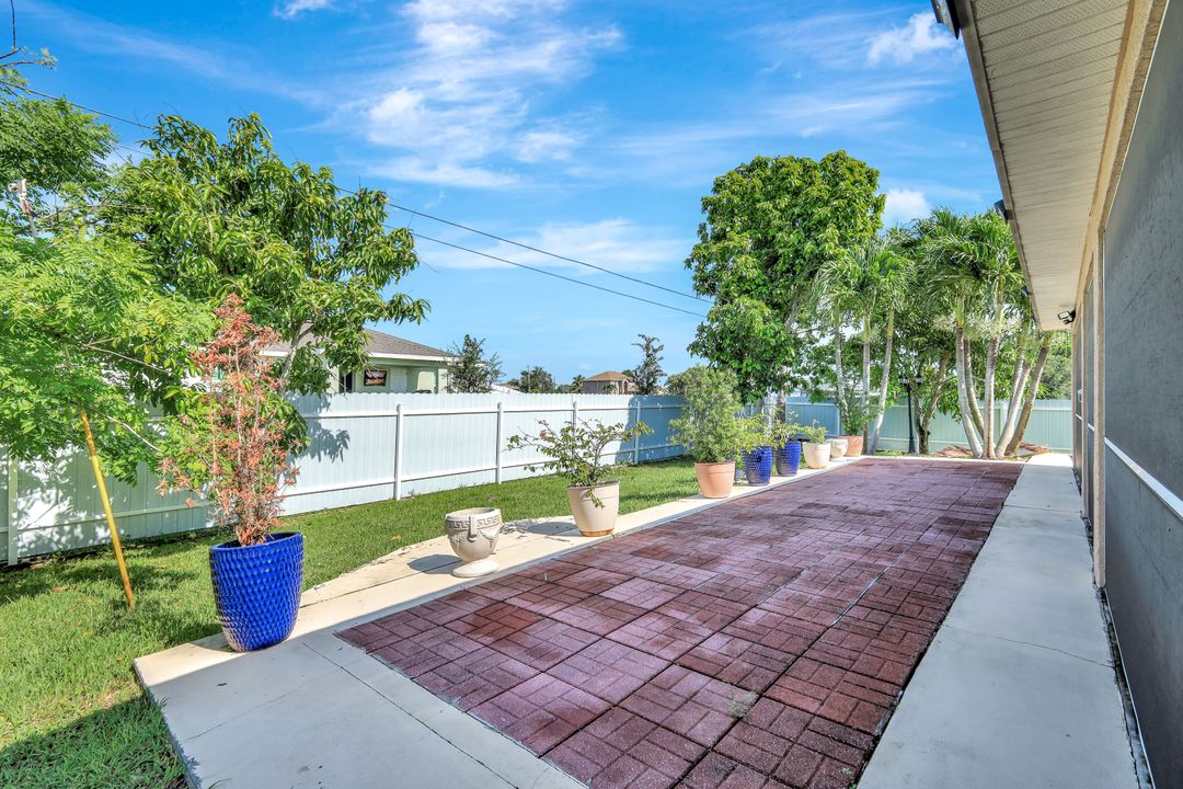 1206 NE 5th Ave, Cape Coral, FL 33909