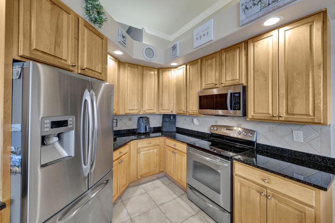 577 Somerset Ct, Marco Island, FL 34145