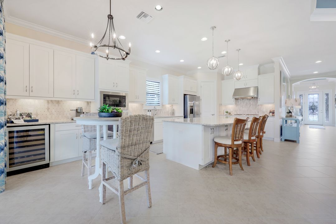 9465 Terresina Dr, Naples, FL 34119