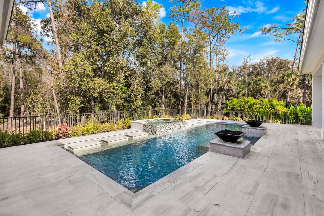 3891 Brynwood Dr, Naples, FL 34119