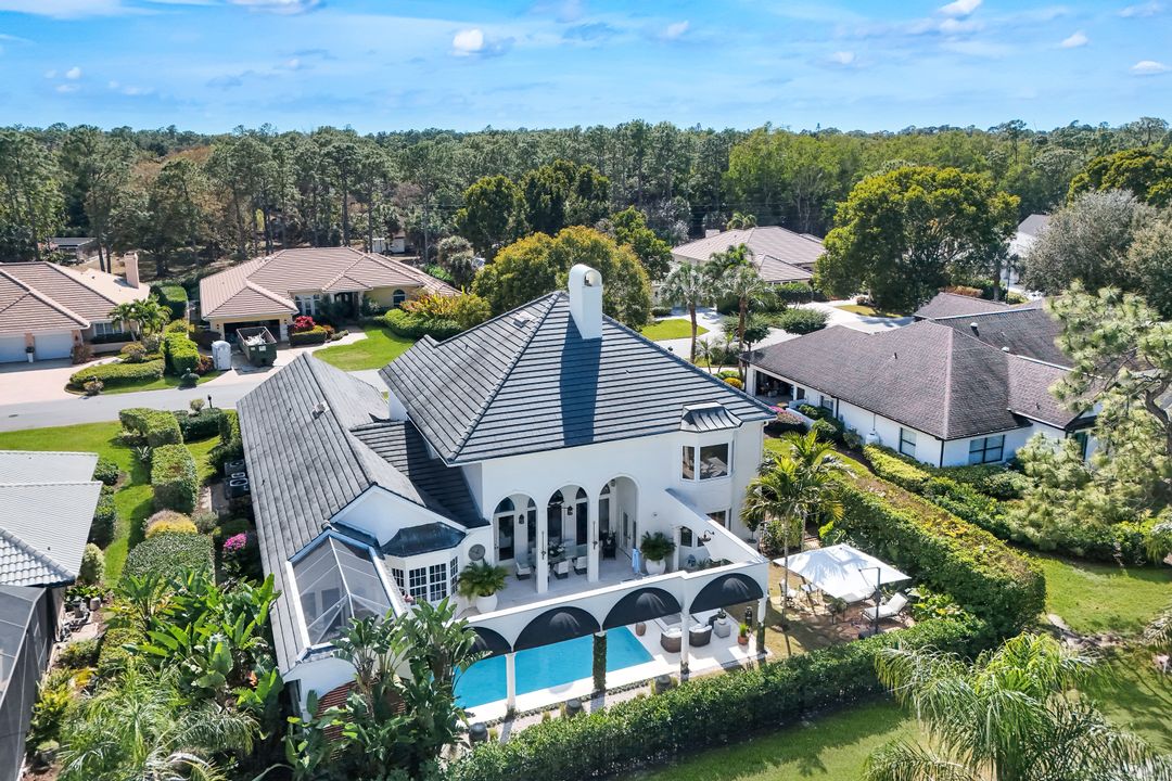 180 Edgemere Way S, Naples, FL 34105