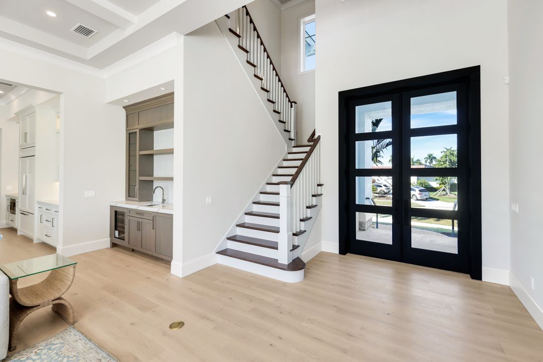 888 Banyan Ct, Marco Island, FL 34145