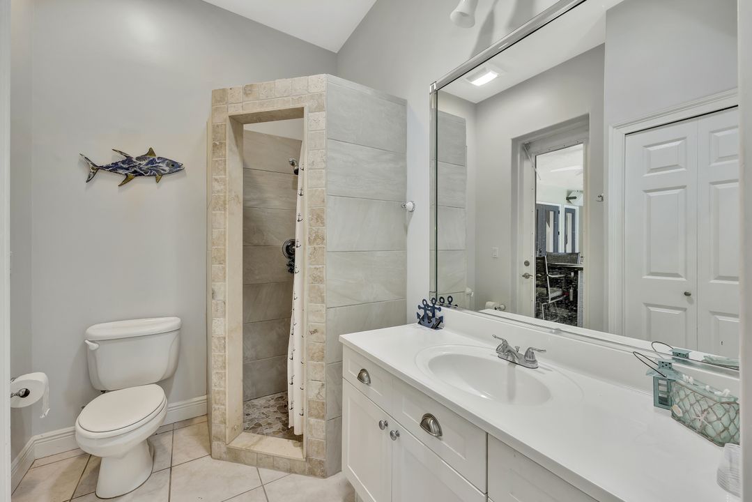 1817 Piccadilly Cir, Cape Coral, FL 33991