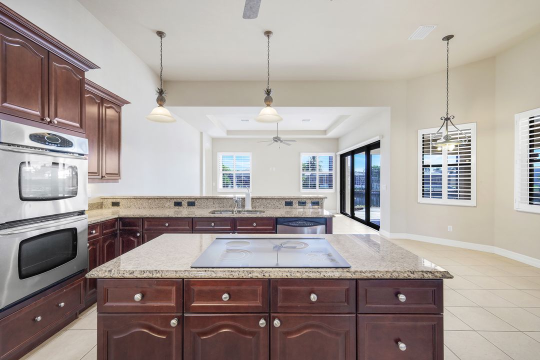 3939 SW 27th Ct, Cape Coral, FL 33914