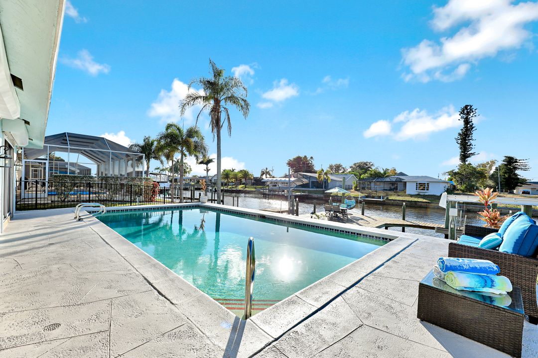 1326 SE 21st Ave, Cape Coral, FL 33990