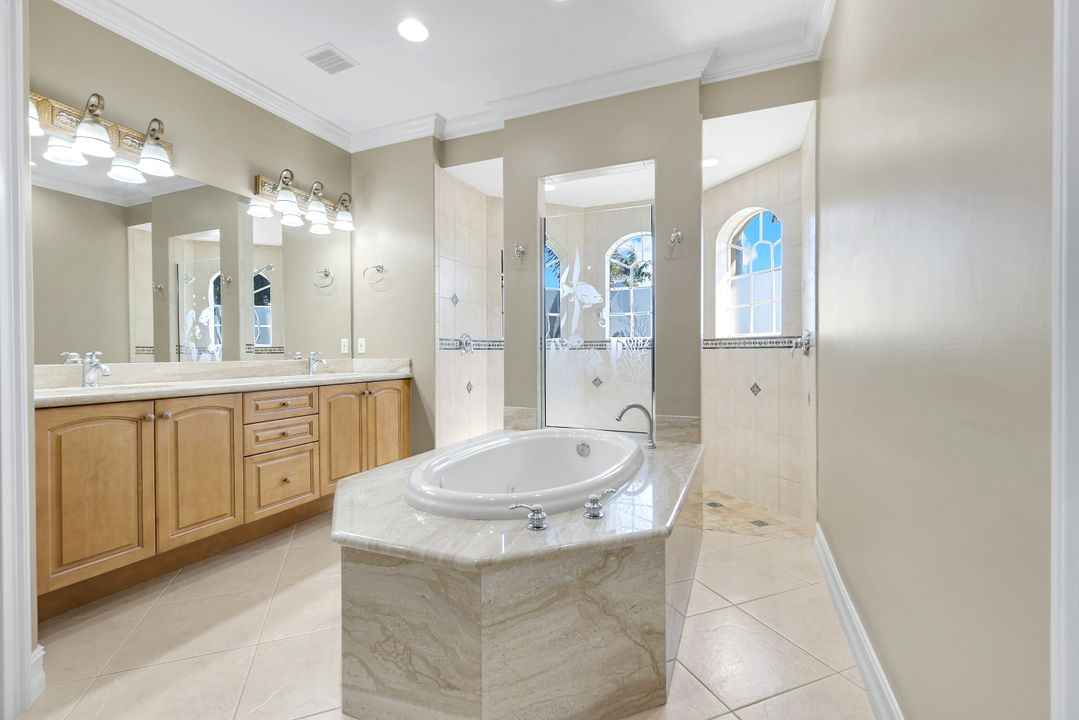 309 Rookery Ct, Marco Island, FL 34145