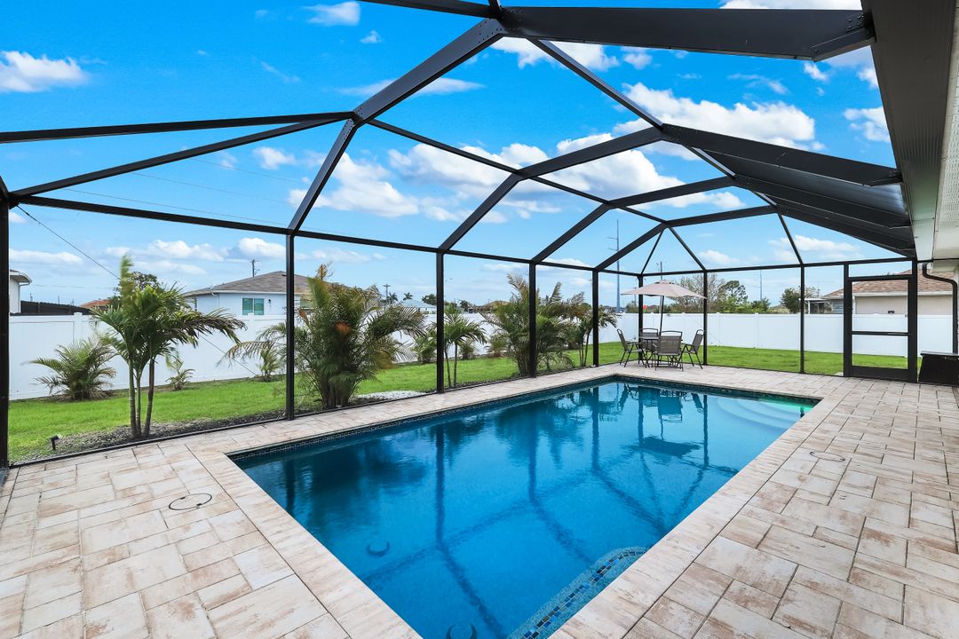 2013 NW Juanita Pl, Cape Coral, FL 33993