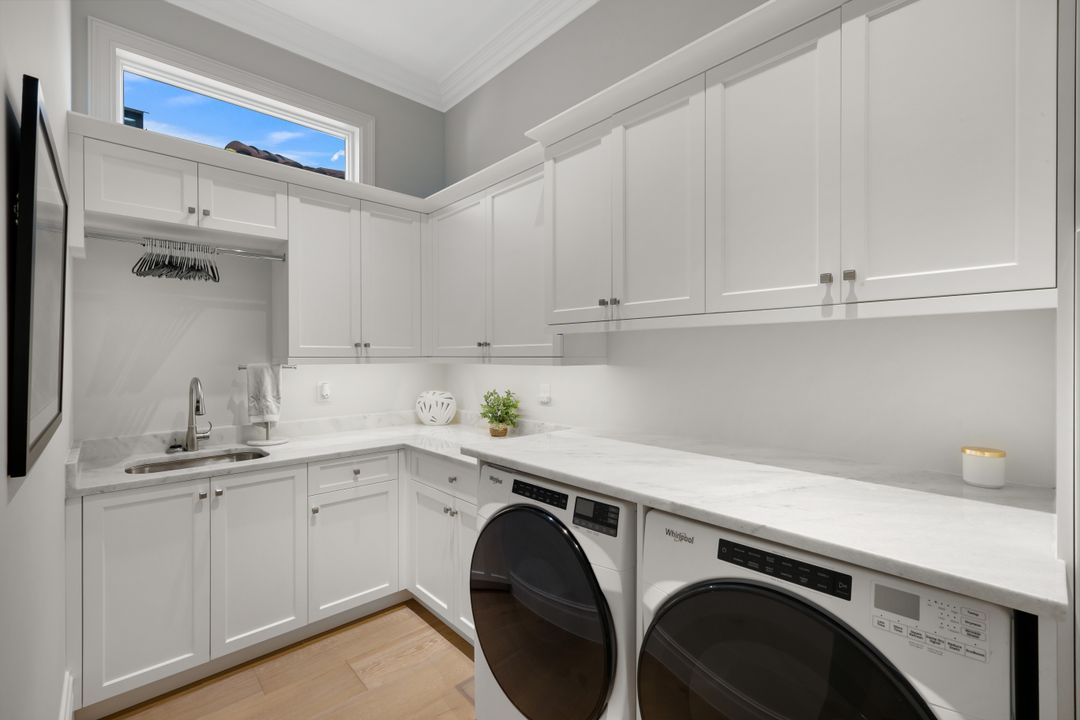 103 Bayview Ave, Naples, FL 34108