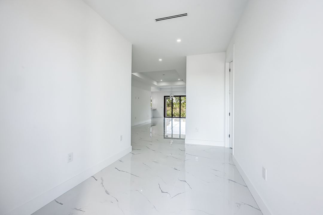 865 Chipley St E, Lehigh Acres, FL 33974