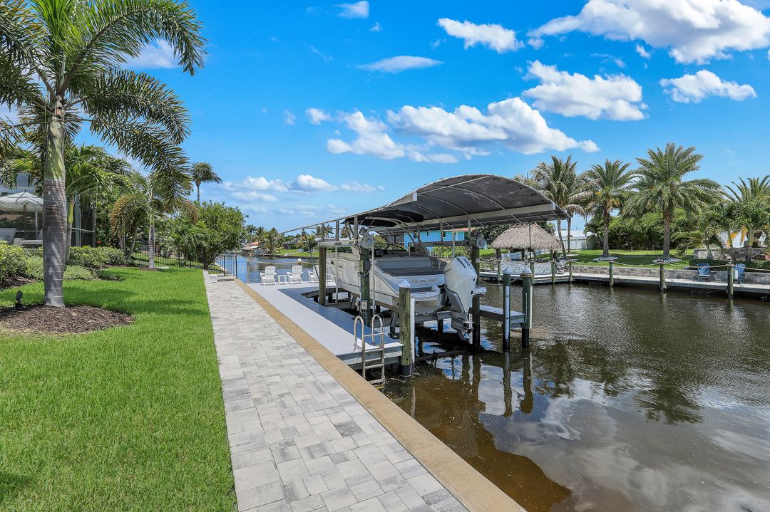1319 SE 38th St, Cape Coral, FL 33904