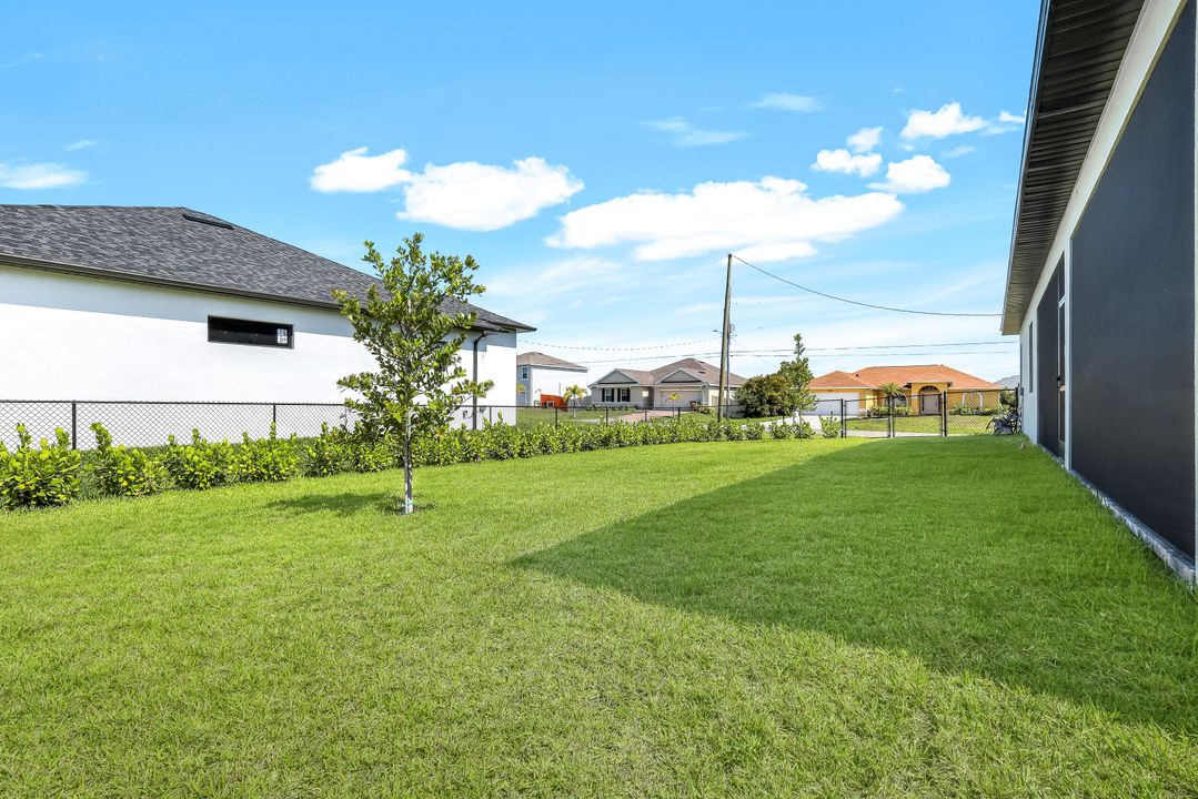 208 SW 29th Ave, Cape Coral, FL 33991