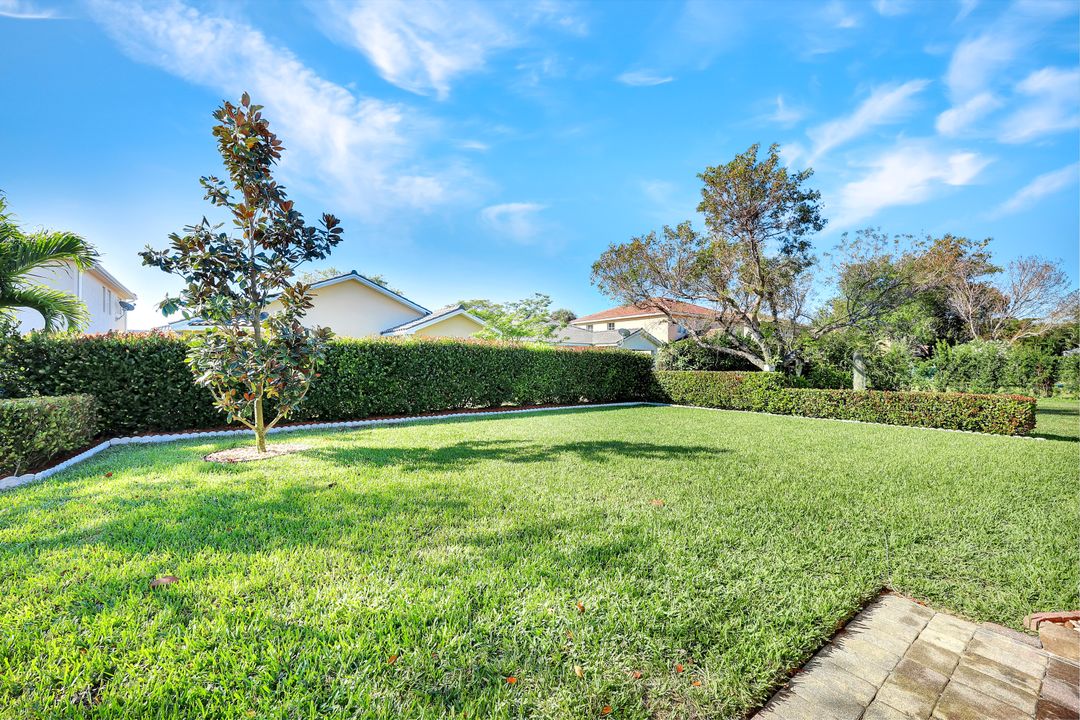 9262 Chestnut Tree Loop, Fort Myers, FL 33967