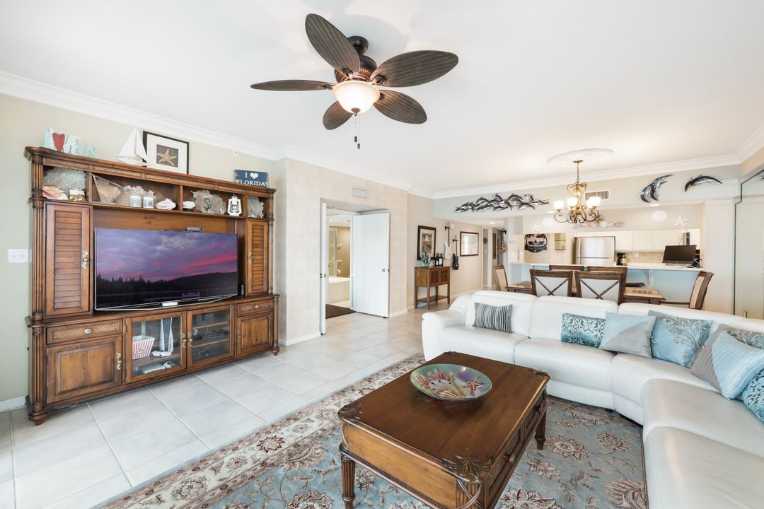 21 Bluebill Ave  #B-1102, Naples, FL 34108