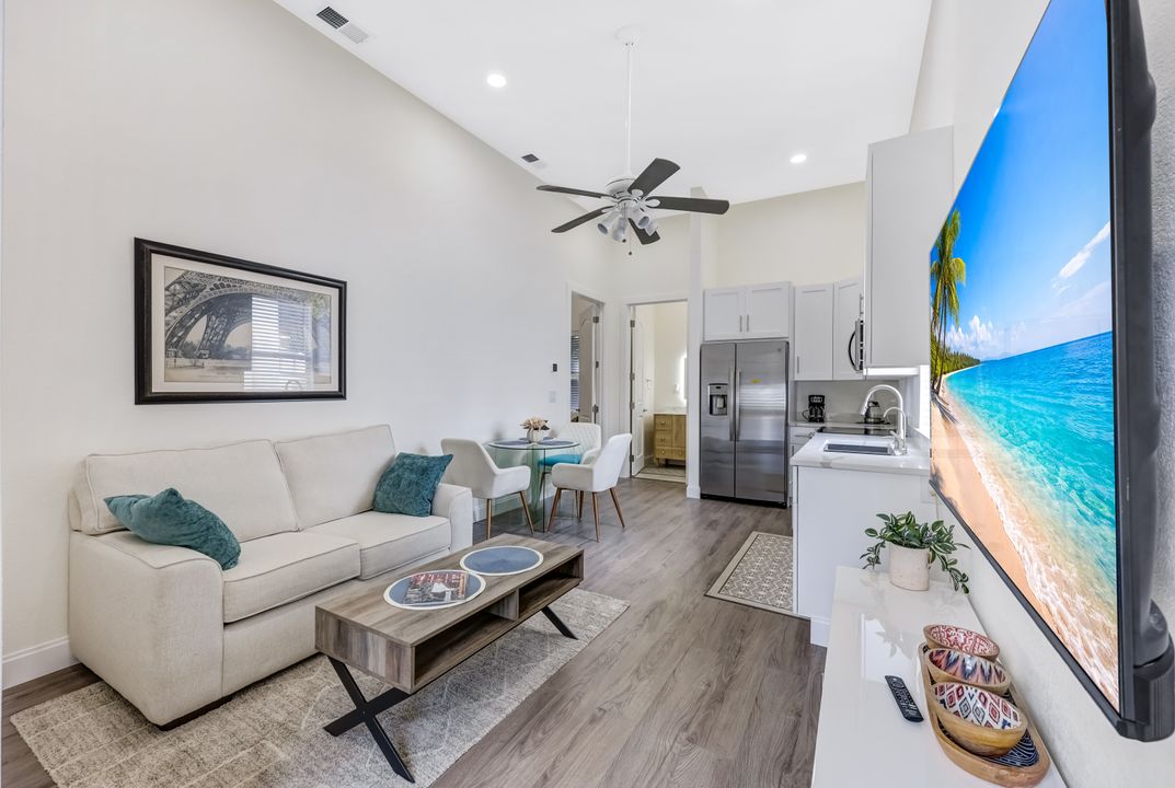2061 Santa Barbara Blvd, Naples, FL 34116