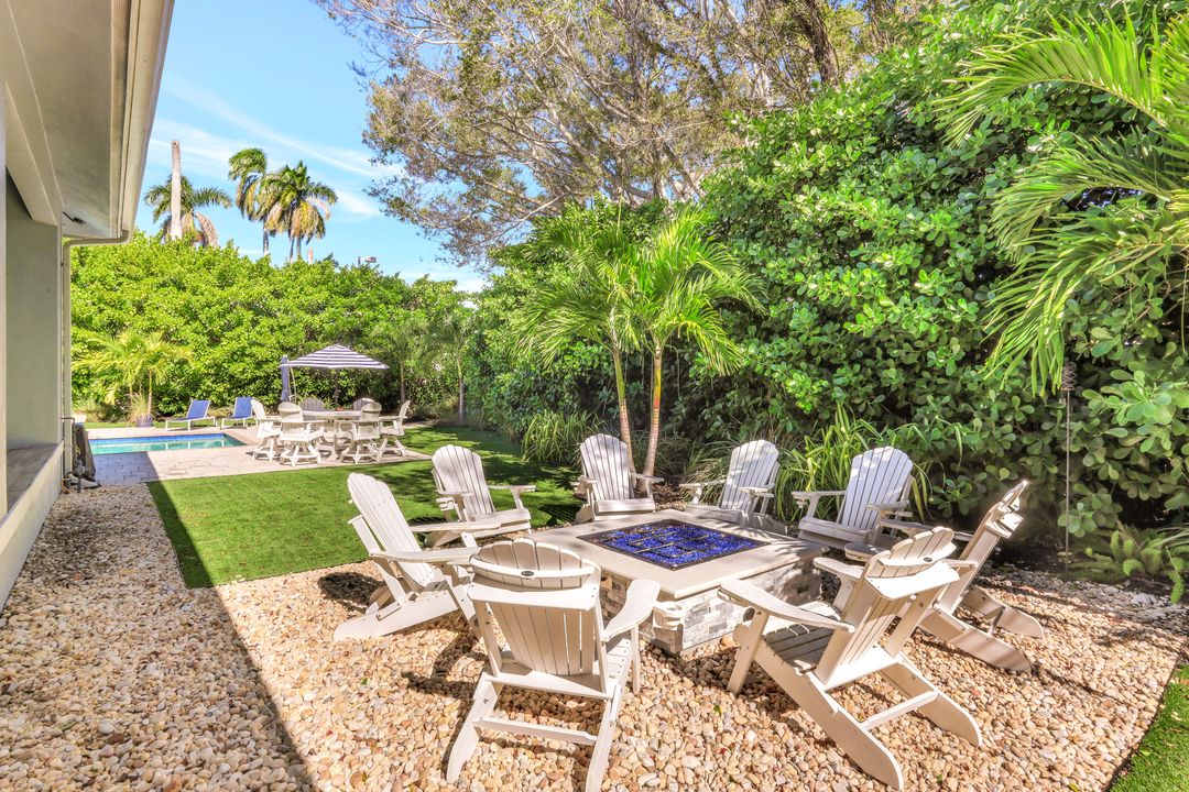 5288 Sand Dollar Ln, Naples, FL 34103