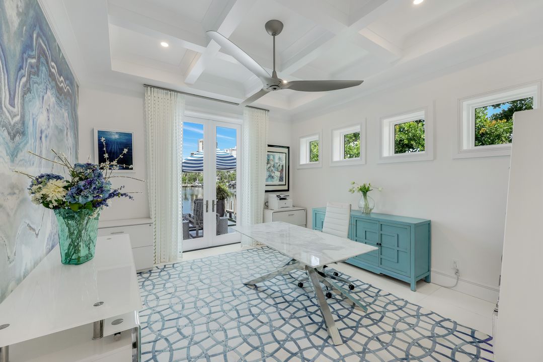 309 Neapolitan Way, Naples, FL 34103